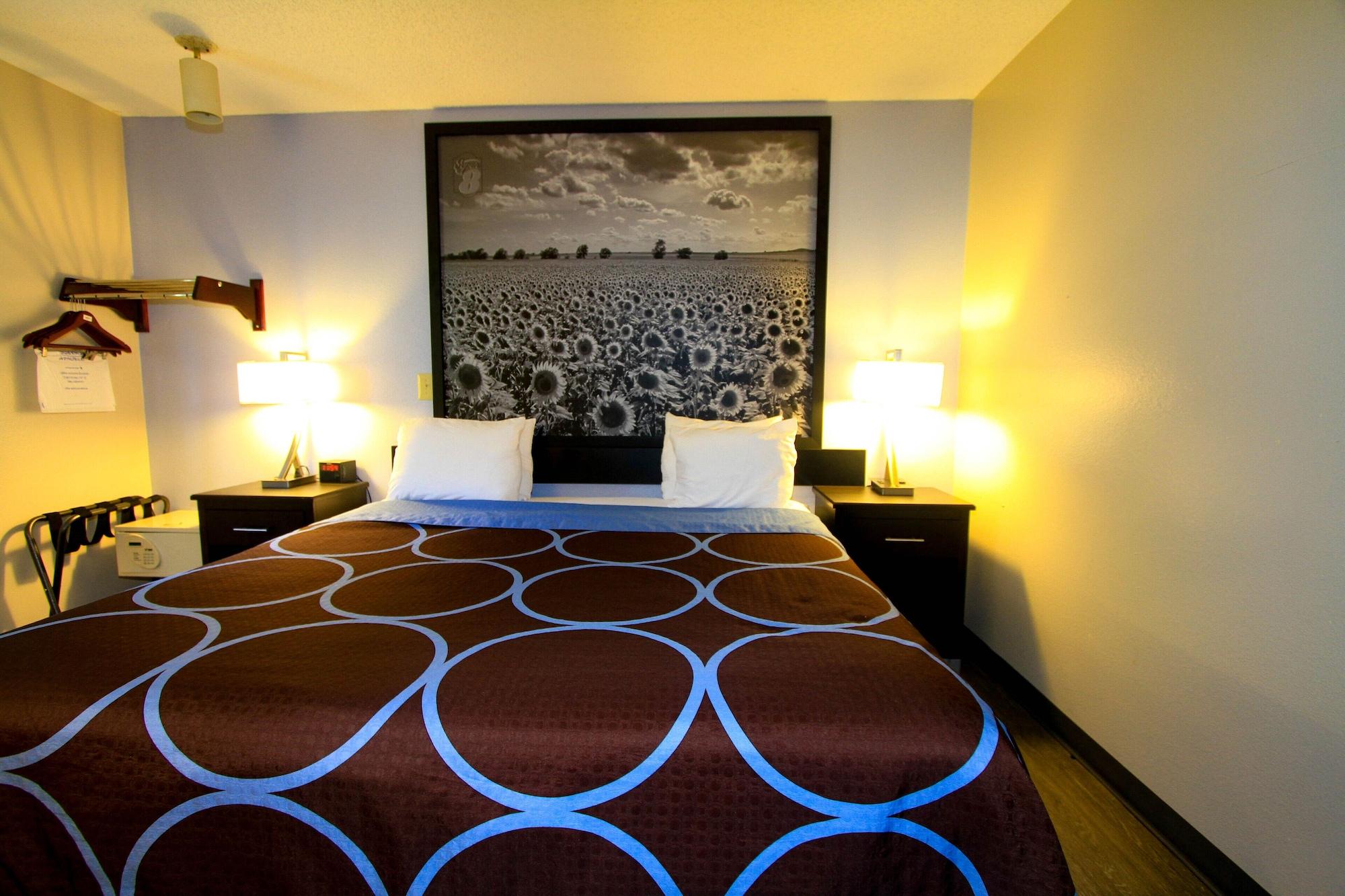 Super 8 By Wyndham Lenexa Overland Park Area/Mall Area Exterior photo