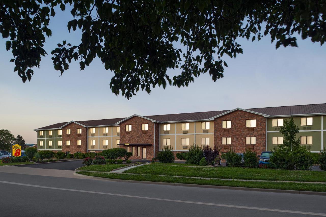 Super 8 By Wyndham Lenexa Overland Park Area/Mall Area Exterior photo