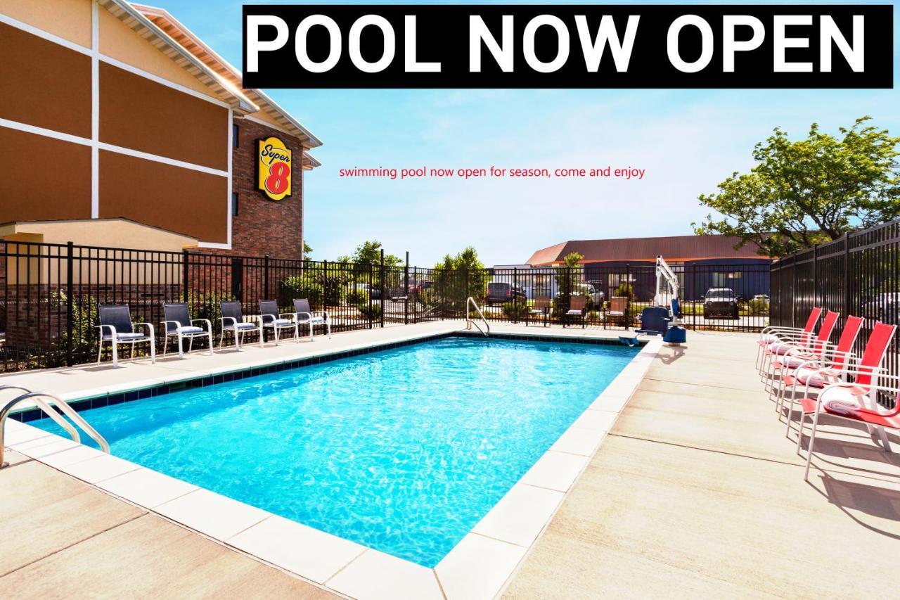 Super 8 By Wyndham Lenexa Overland Park Area/Mall Area Exterior photo