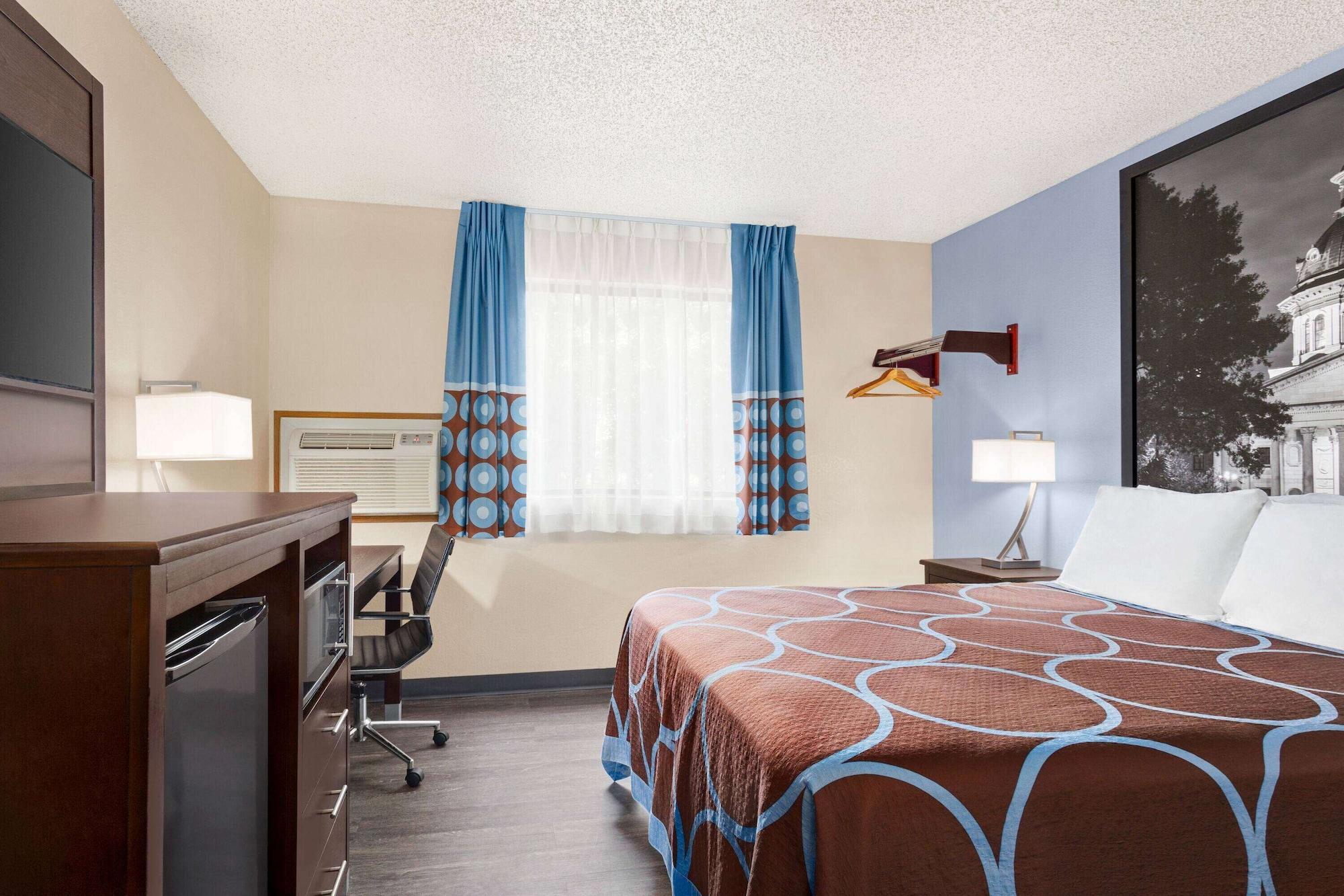 Super 8 By Wyndham Lenexa Overland Park Area/Mall Area Exterior photo