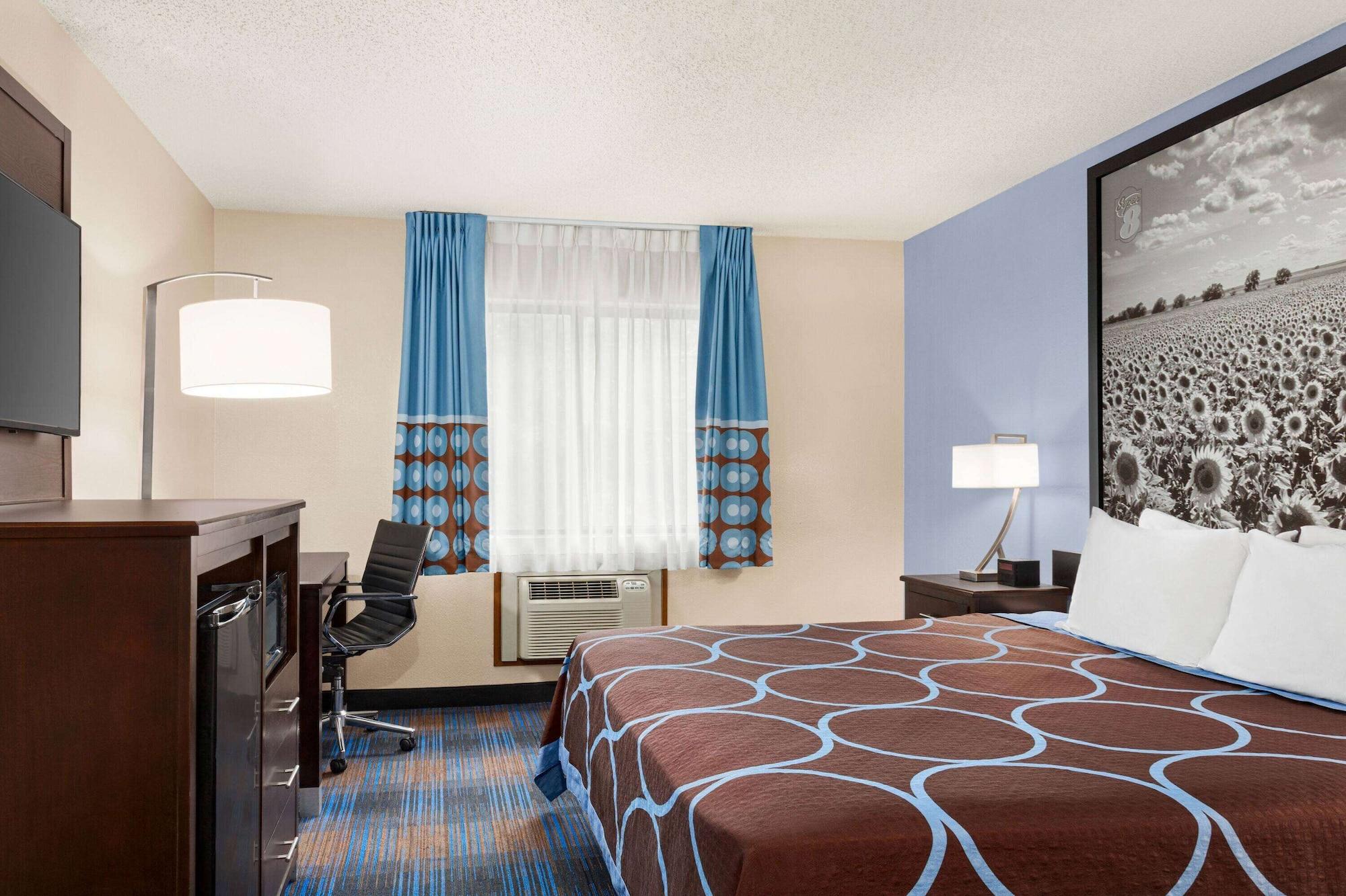 Super 8 By Wyndham Lenexa Overland Park Area/Mall Area Exterior photo