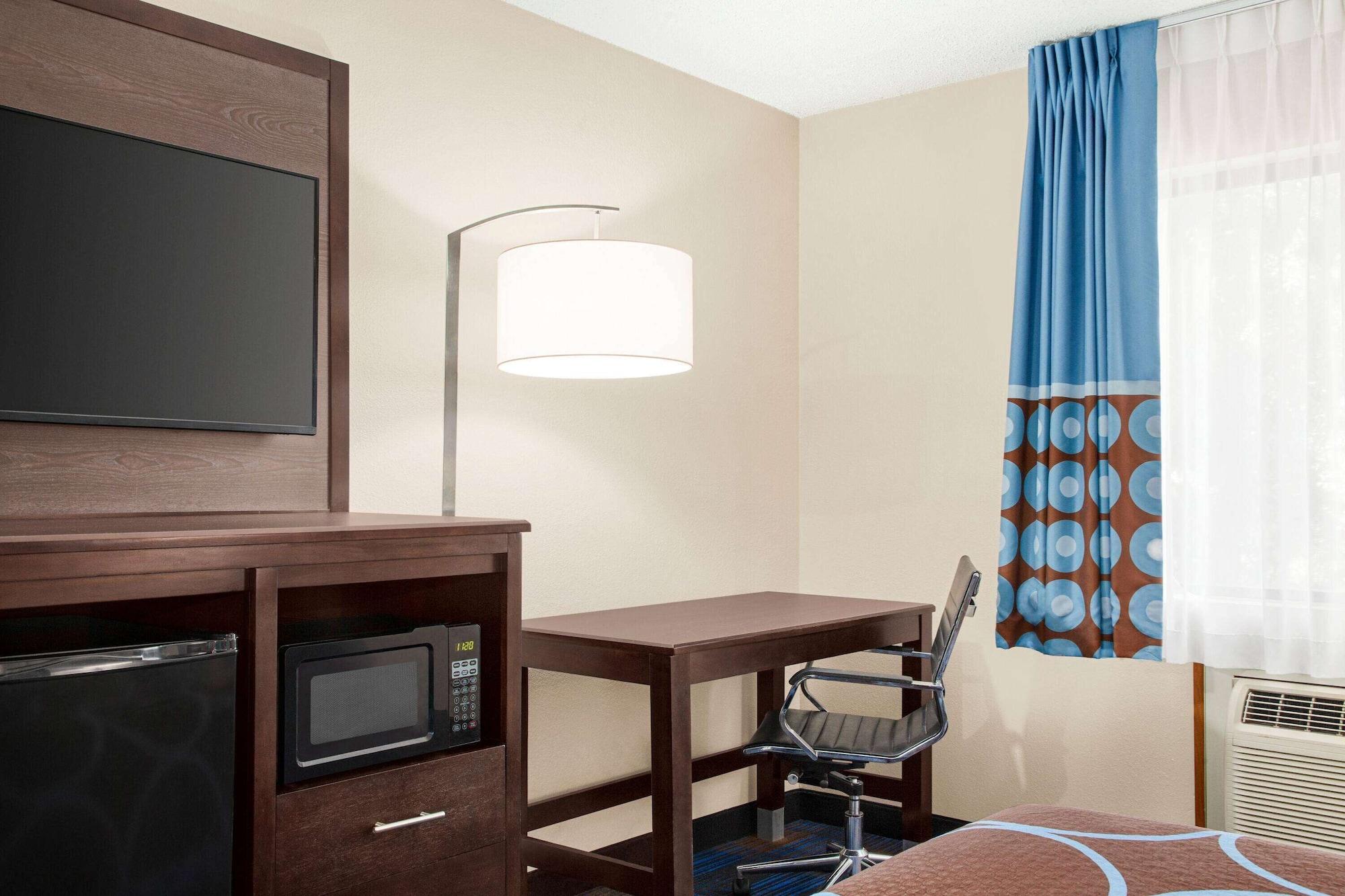 Super 8 By Wyndham Lenexa Overland Park Area/Mall Area Exterior photo