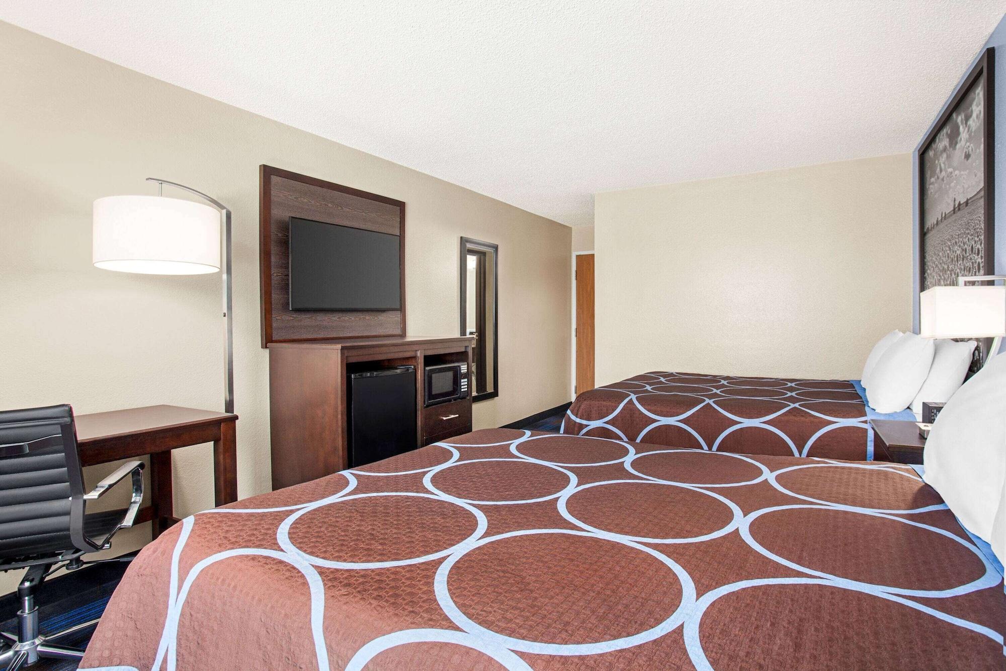 Super 8 By Wyndham Lenexa Overland Park Area/Mall Area Exterior photo